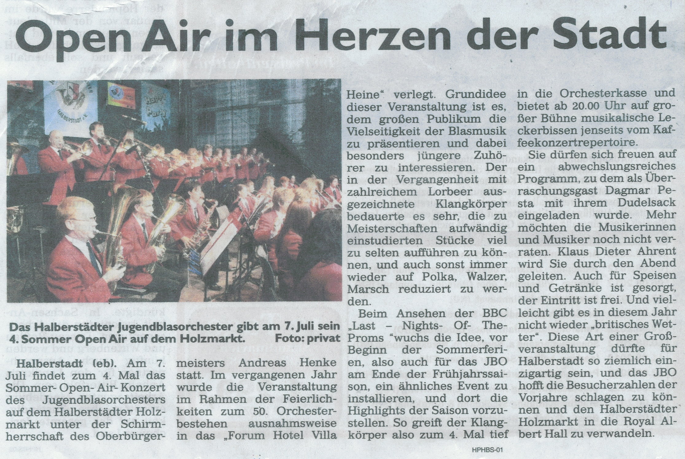 Bagpiper Dagmar Pesta's success at the open air concert with the Youth Brass Orchestra Halberstadt